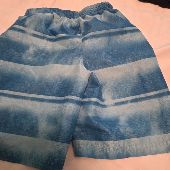 Boys size 6 lot - 2 pj bottoms, 1 swim trunks, 1 shorts, 2 tops - Picture 12 of 16